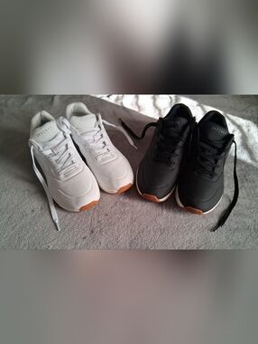 Skechers Los Angeles - White and Black Sneakers with Gum Soles - Twin Pack